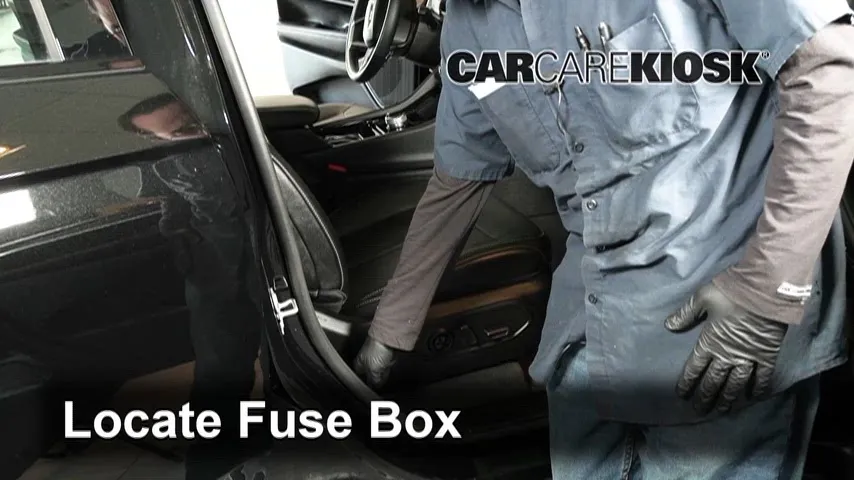 2021 Jeep Grand Cherokee L Limited 3.6L V6 FlexFuel Fusible (intérieur)